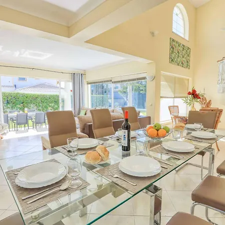 Jeanic Gale (Albufeira)