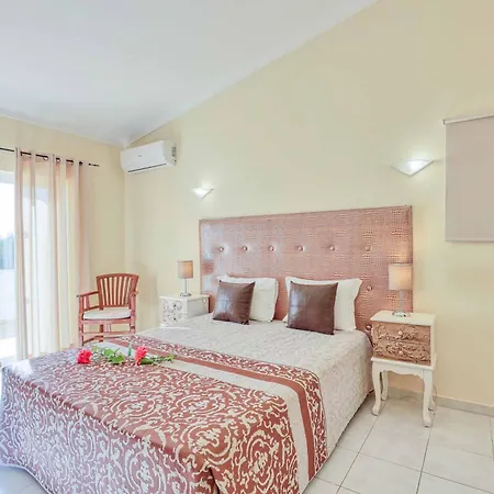 Jeanic * Gale (Albufeira)