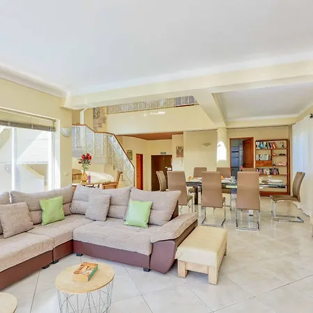 Jeanic Gale (Albufeira)